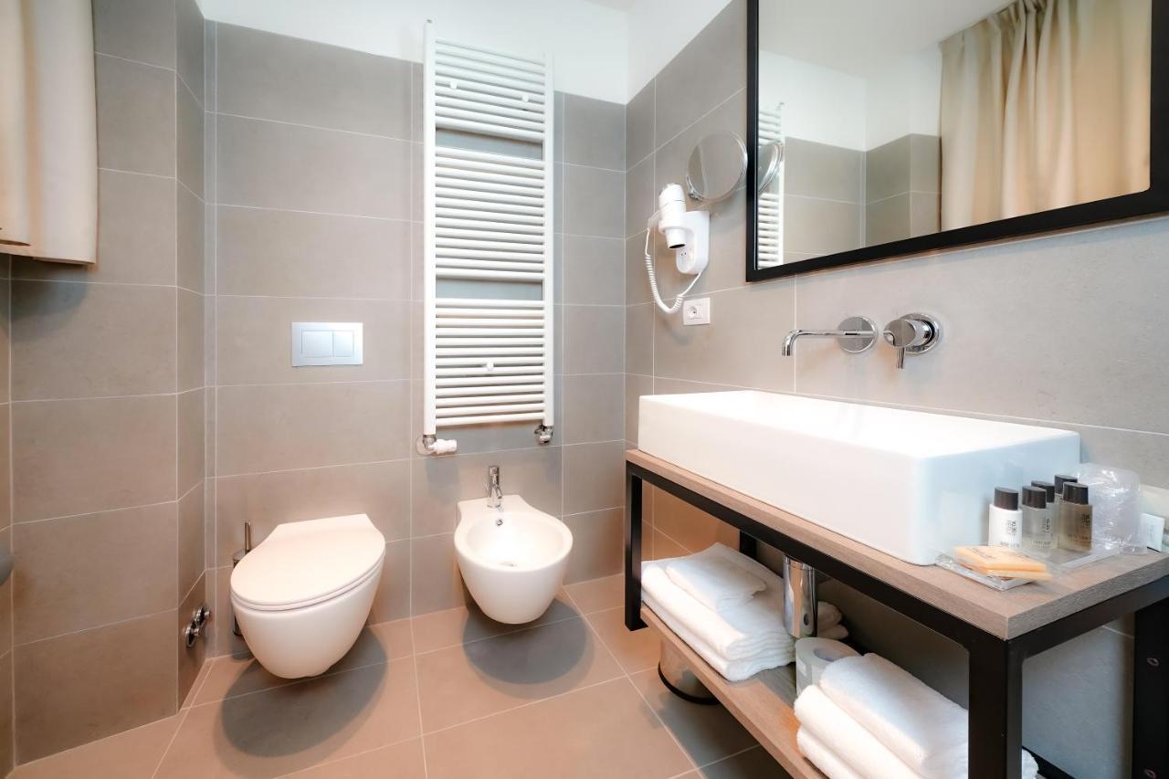 แบร์กาโม อินน์ 15 ภายนอก รูปภาพ Bathroom