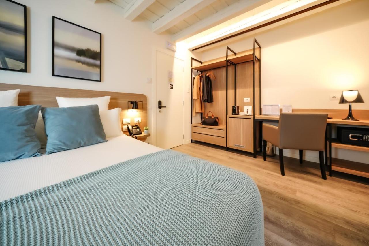 แบร์กาโม อินน์ 15 ภายนอก รูปภาพ A room at the hotel