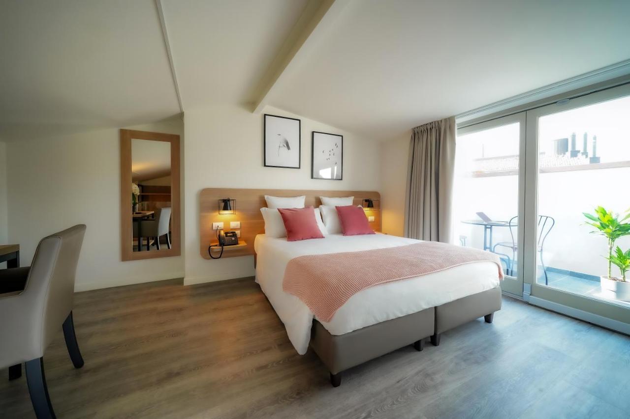 แบร์กาโม อินน์ 15 ภายนอก รูปภาพ A room at the hotel