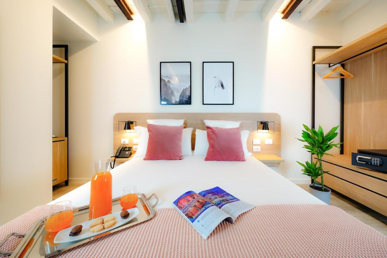 แบร์กาโม อินน์ 15 ภายนอก รูปภาพ A room at the hotel