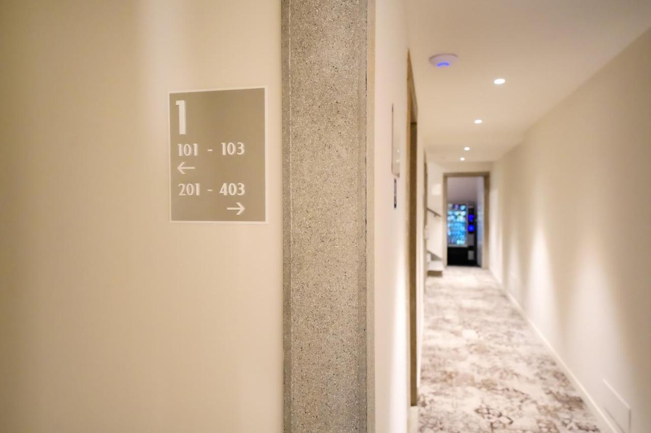 แบร์กาโม อินน์ 15 ภายนอก รูปภาพ Interior of the hotel